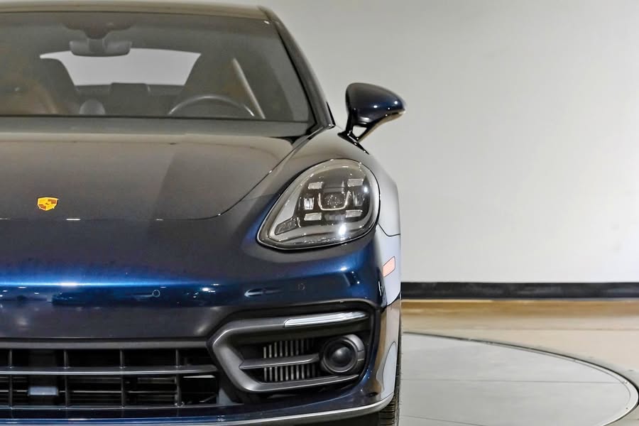 2023 Porsche Panamera 4 Platinum Edition - 34142 Miles