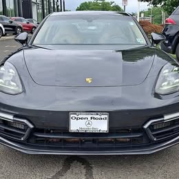 2022 Porsche Panamera GTS AWD