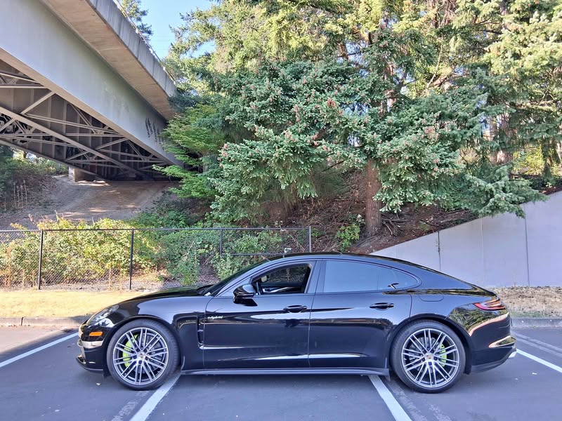2018 Porsche Panamera 4 E-Hybrid Sedan 4D
