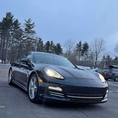 2013 Porsche Panamera - 4 Platinum Edition Sedan 4D