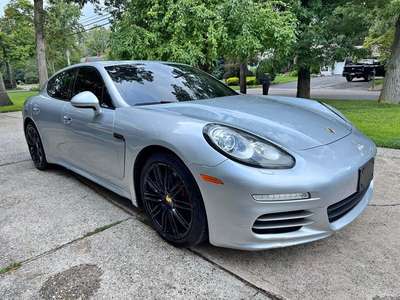 2016 Porsche Panamera - 4 Edition Sedan 4D