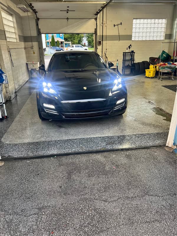 2012 Porsche Panamera - 4 Platinum Edition Sedan 4D