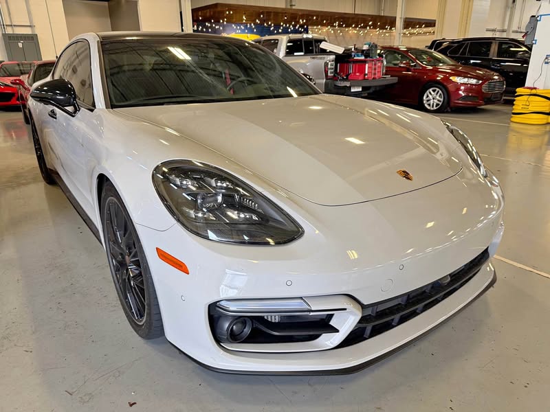 2022 Porsche Panamera - GTS Sedan 4D