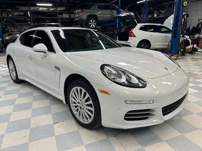 2014 Porsche panamera 4 flood vehicle  car has a bad engine,v6 motor