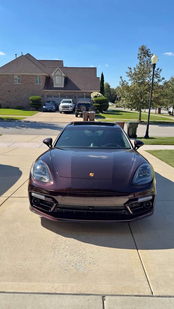 2023 Porsche Panamera - 4 Platinum Edition Sedan 4D