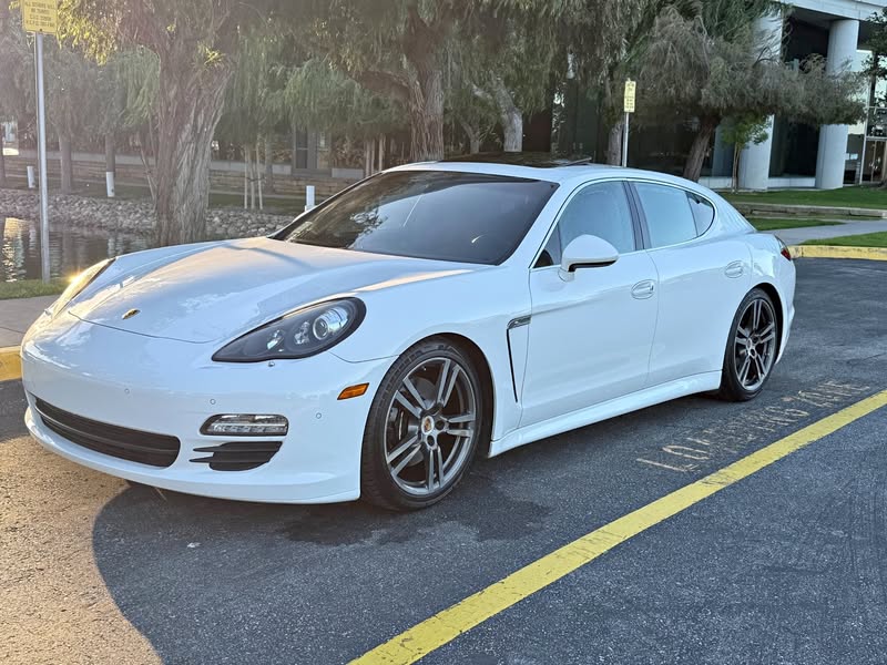 2020 Porsche Panamera S (V8) RWD - EXCELLENT CONDITON!