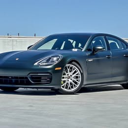 2022 Porsche Panamera 4S E-Hybrid  25351 Miles