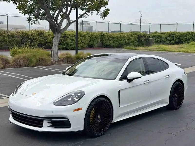 2018 Porsche Panamera - Panamera