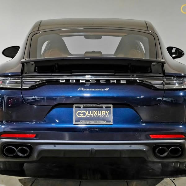 2023 Porsche Panamera 4 Platinum Edition - 34142 Miles