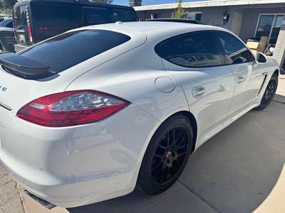 2013 Porsche Panamera - 4 Platinum Edition Sedan 4D