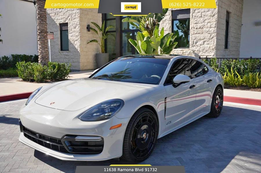 2020 Porsche Panamera - Gts