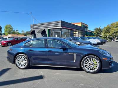 2022 Porsche Panamera - 4 E-Hybrid Sedan 4D