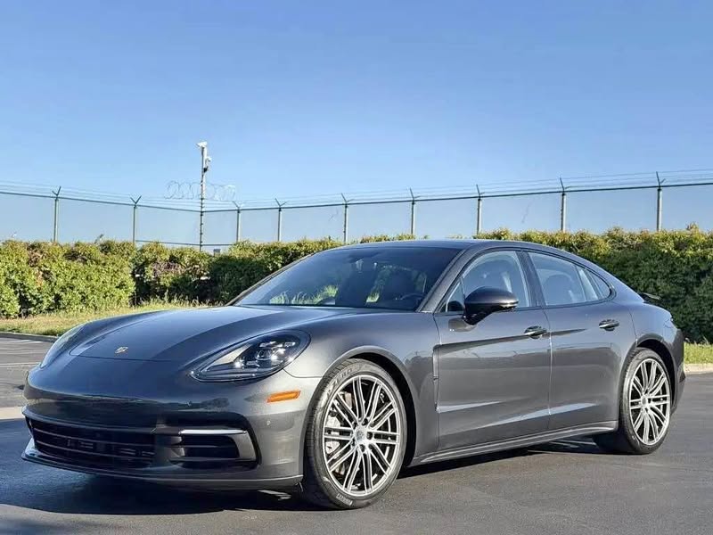 2019 Porsche Panamera - Sedan 4D