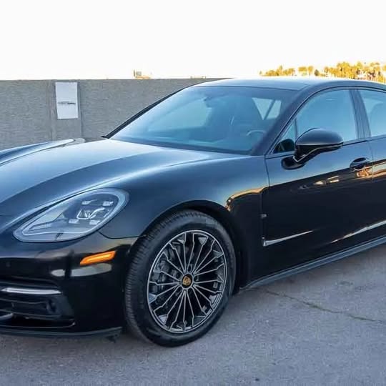 2018 2018 Porsche Panamera