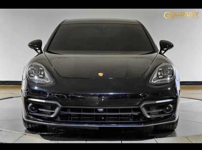 2023 Porsche Panamera - 4 platinum edition