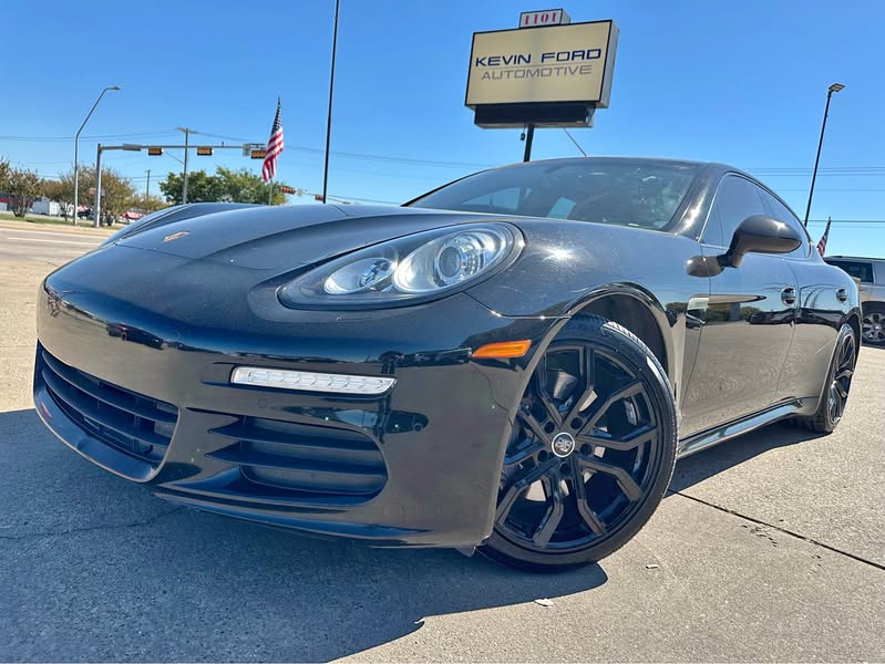 2016 Porsche Panamera - SEDAN 4D