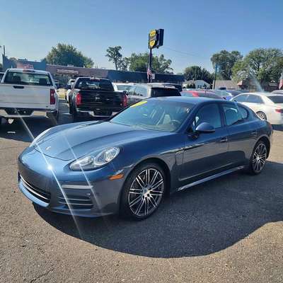 2015 Porsche Panamera 4 Sedan 4D