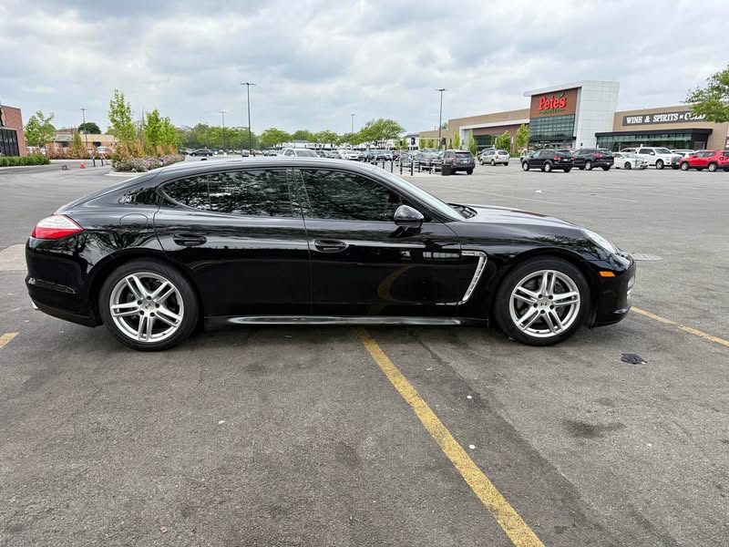 2013 Porsche Panamera - 4 Platinum Edition Sedan 4D