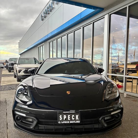 2023 Porsche Panamera - Platinum Edition Sedan 4D