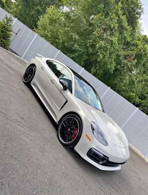 2017 Porsche Panamera - Turbo