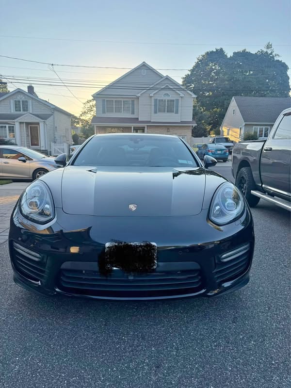 2014 Porsche Panamera - GTS