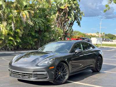 2017 Porsche Panamera - Sedan 4D