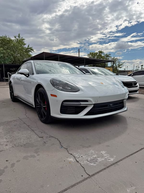 2018 Porsche Panamera - Sedan 4D