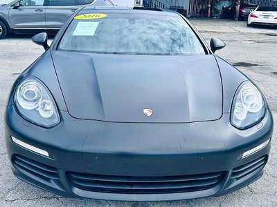 2016 Porsche Panamera 4