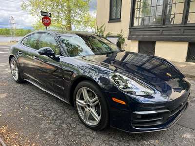 2022 Porsche Panamera BASE