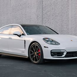 2021 Porsche panamera gts
