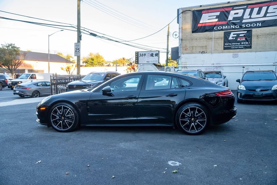 2019 Porsche Panamera 4 Sedan 4D