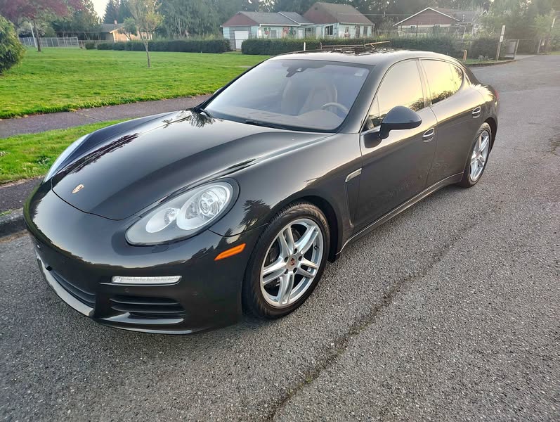 2014 Porsche Panamera - 4 Edition Sedan 4D