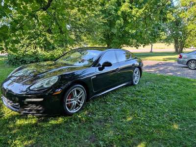 2014 Porsche Panamera 4 Sedan 4D