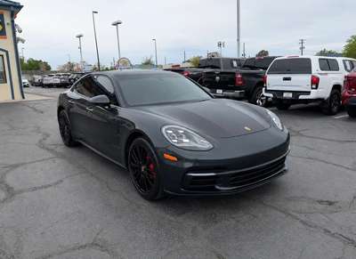 2017 Porsche Panamera 4 Sedan 4D