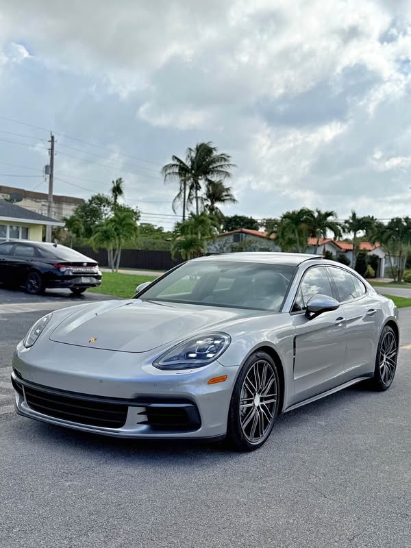 2020 Porsche Panamera - 10 Years Edition Sedan 4D