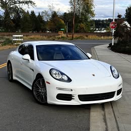2015 Porsche Panamera - 4 E-Hybrid Sedan 4D