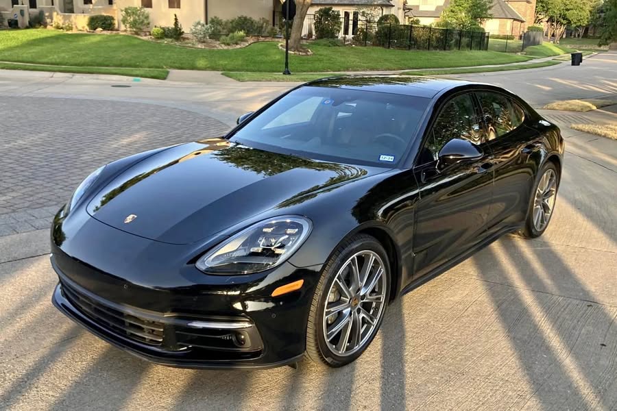 2018 Porsche Panamera - 4 Sedan 4D