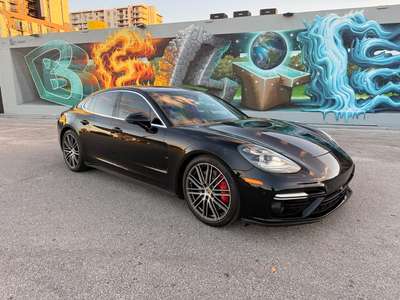 2017 Porsche Panamera - Turbo