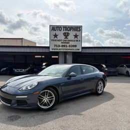 2015 Porsche Panamera  79960 Miles