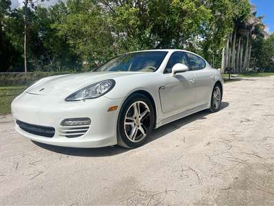 2013 Porsche Panamera - 4 Sedan 4D