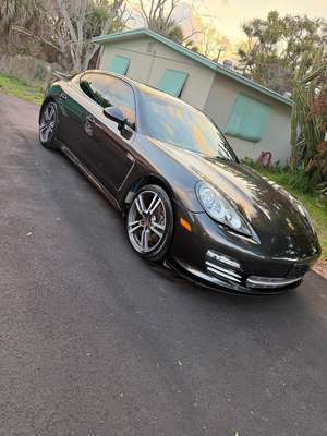 2013 Porsche Panamera - 4 Platinum Edition Sedan 4D