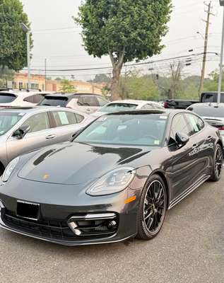 2023 Porsche Panamera - 4 Platinum