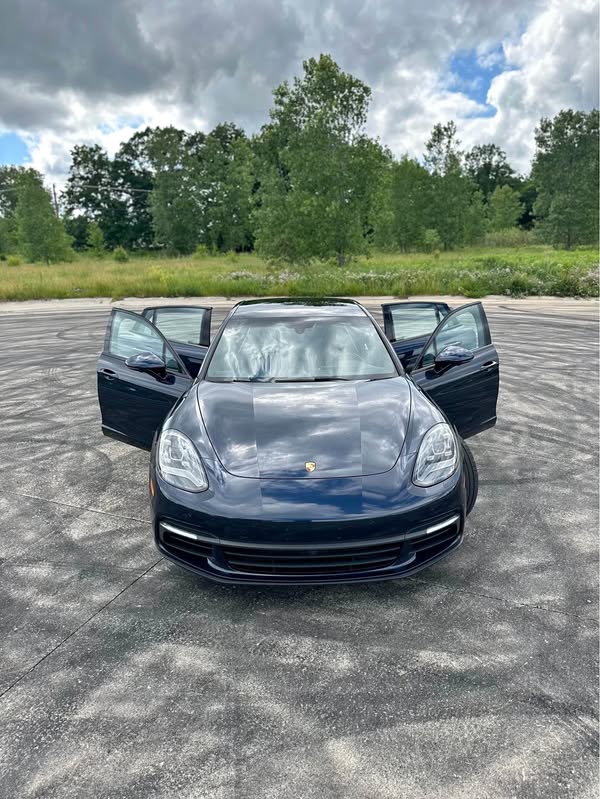 2017 Porsche Panamera - Panamera