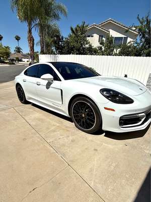 2022 Porsche Panamera - 4 Platinum Edition Sedan 4D