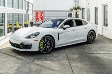 2018 Porsche Panamera Turbo S E-Hybrid