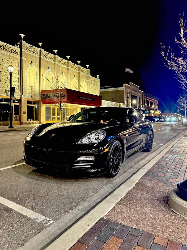 2012 Porsche Panamera - 4S