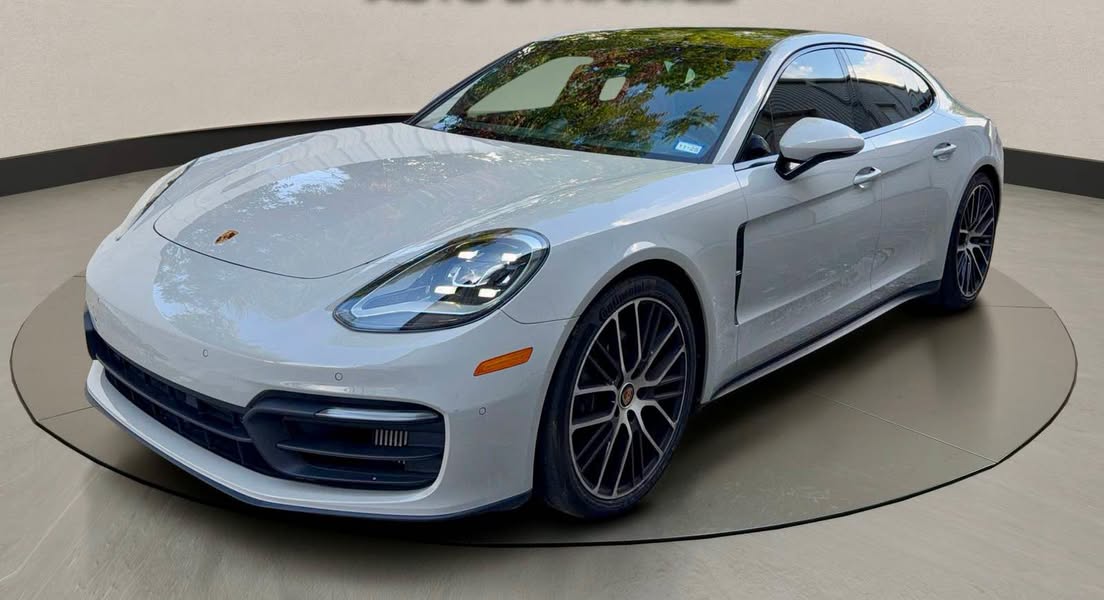 2022 Porsche Panamera - 4 Executive Sedan 4D
