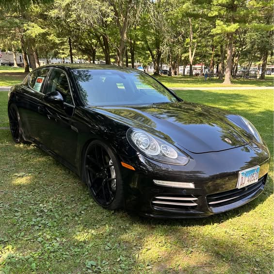 2014 Porsche Panamera - 4S