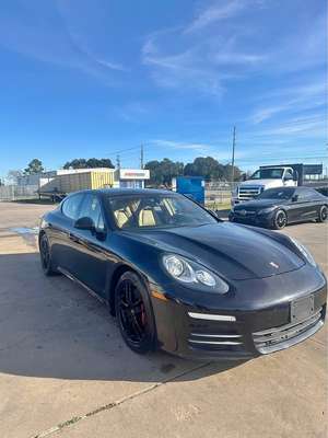 2015 Porsche Panamera - 4
