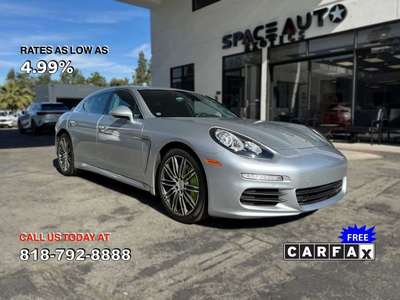 2016 Porsche Panamera
